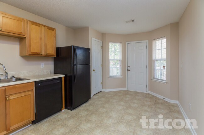 Foto del edificio - 11569 Registry Blvd