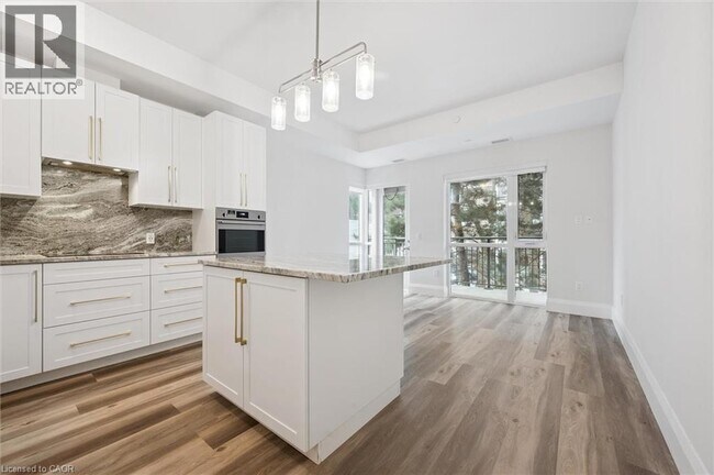 Building Photo - 51 David St