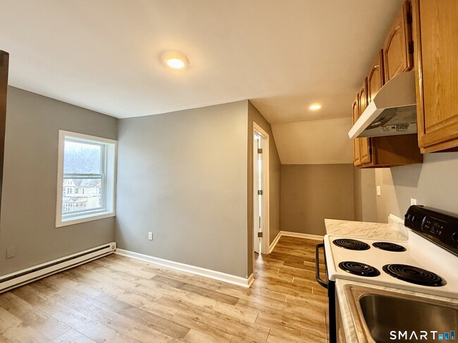 Building Photo - 57 Boswell Ave