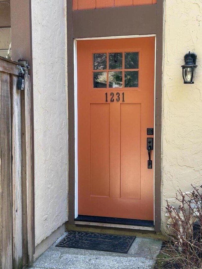 Foto del edificio - 1231 Oddstad Blvd