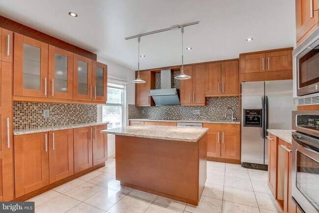 Foto del edificio - 12260 Greenleaf Ave