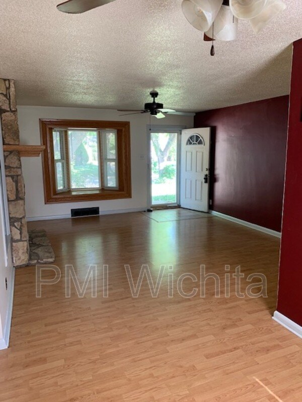 Foto del edificio - 643 S Bluff St