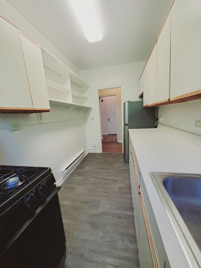 Photo - 104 Woodside Green Apartment