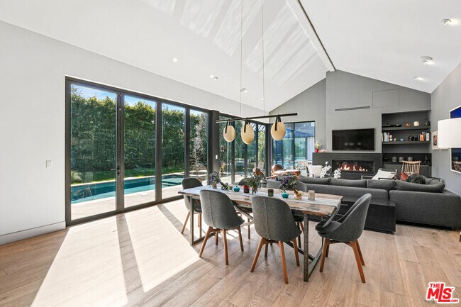 Building Photo - 13000 Brentwood Terrace