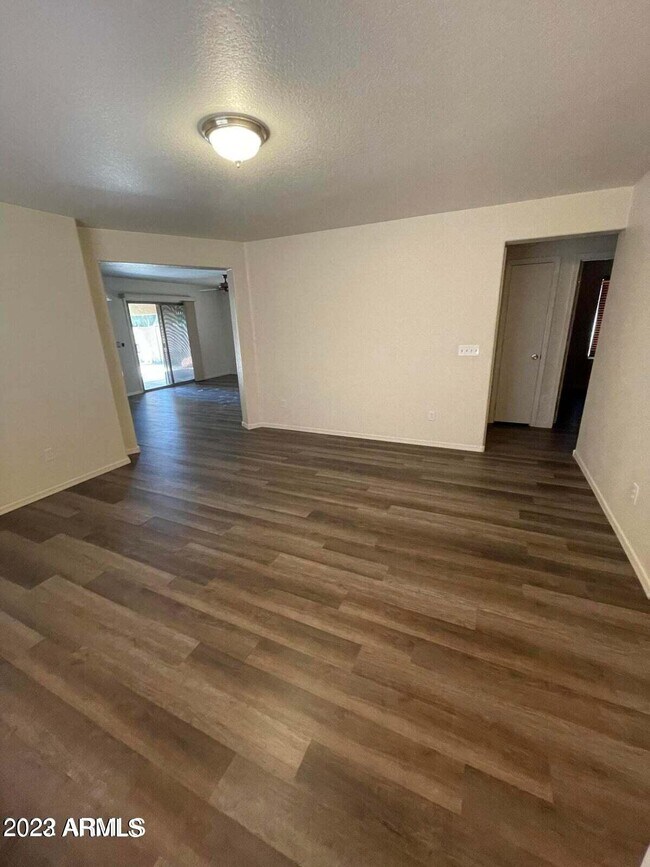 Foto del edificio - 46095 W Windmill Dr