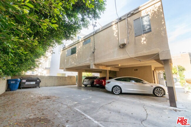 Foto del edificio - 3961 Moore St