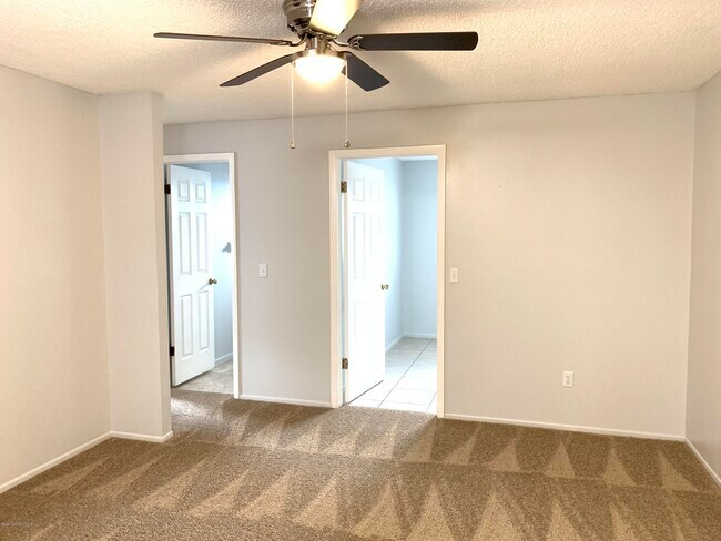 Foto del edificio - 609 Croton Rd