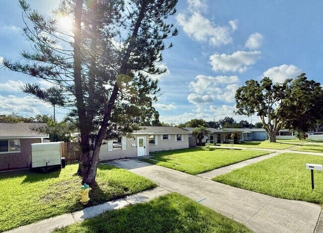 Foto del edificio - 8825-8856 56th St