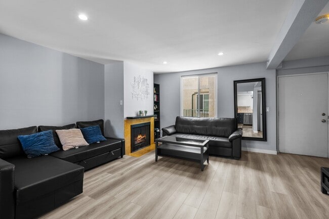 Foto del edificio - 520 N Louise St