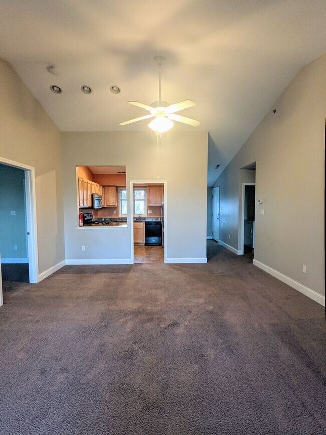 Foto del edificio - Windswept Condo! Great Asheville Location