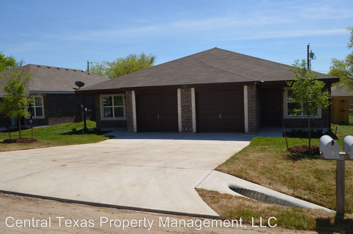 Foto principal - 914 Maplewood Dr