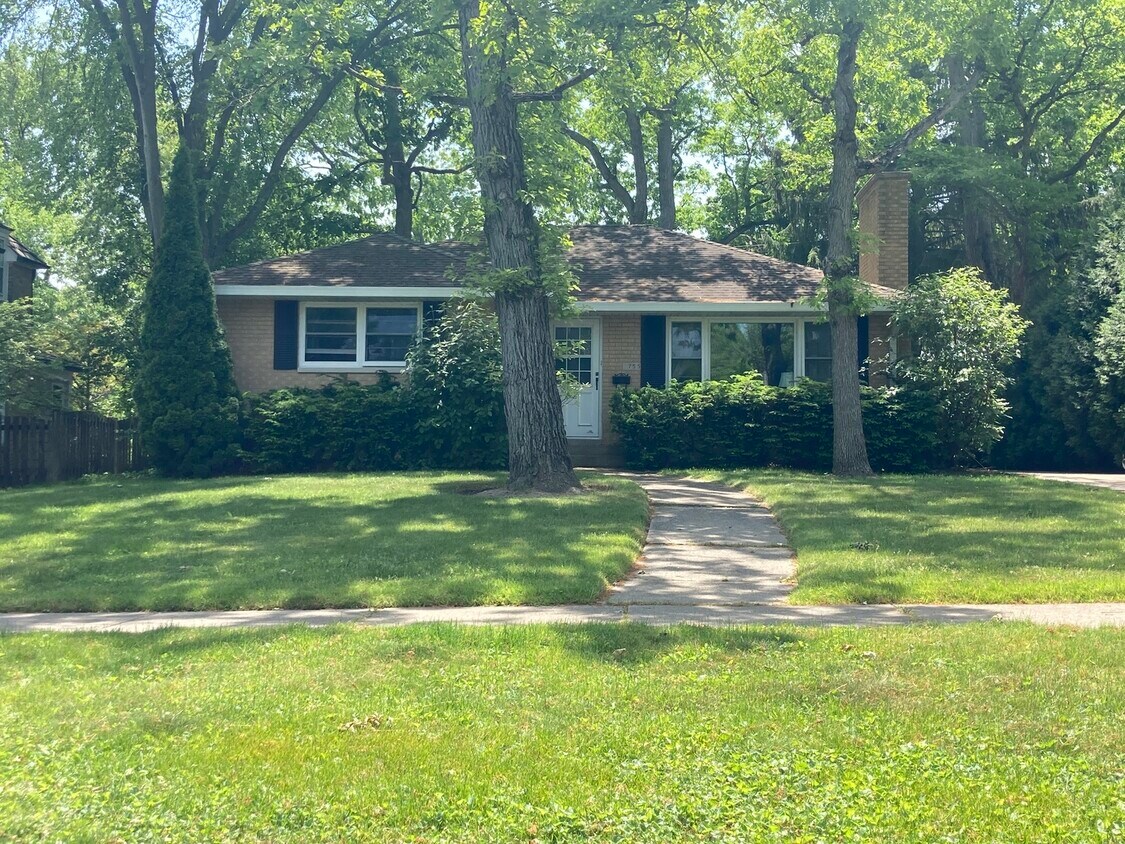 755 Greenview Pl, Lake Forest, IL 60045 House Rental in Lake Forest