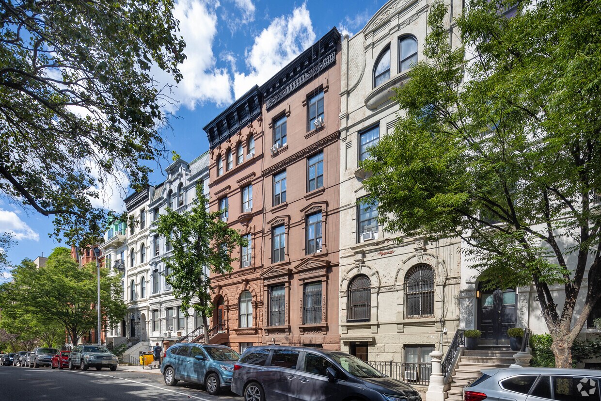 Primary Photo - 127 W 81st St