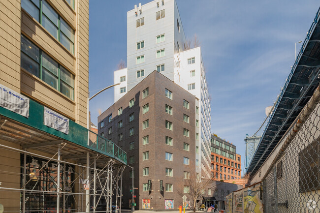 Building Photo - 133 Water St