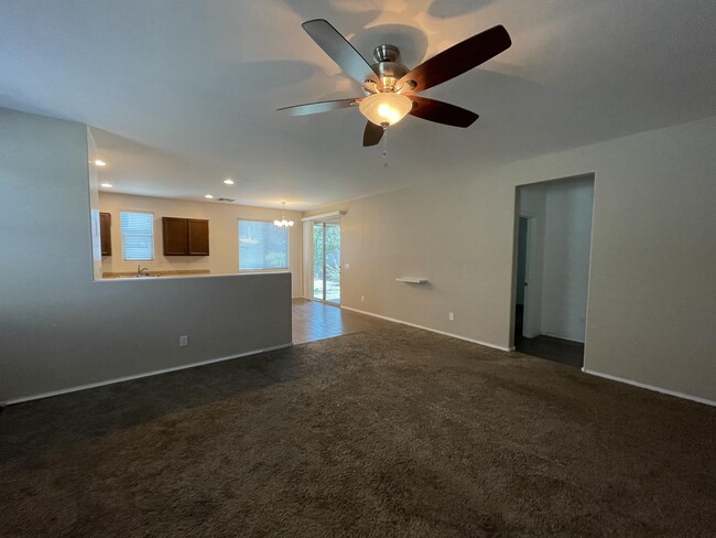 Building Photo - 10175 W Townley Ave