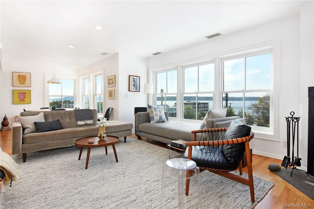 Foto principal - 27 N Buckhout St