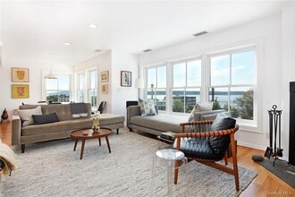 Building Photo - 27 N Buckhout St