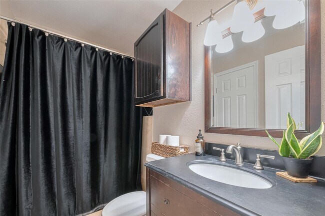 Foto del edificio - 182 April Point Dr N