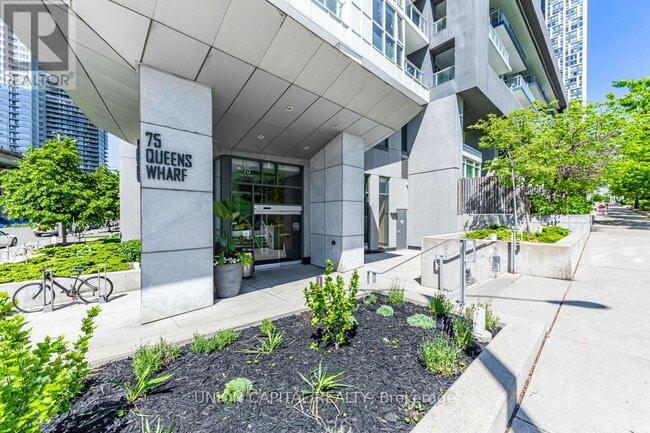Photo du bâtiment - 75-675 Queens Wharf Rd