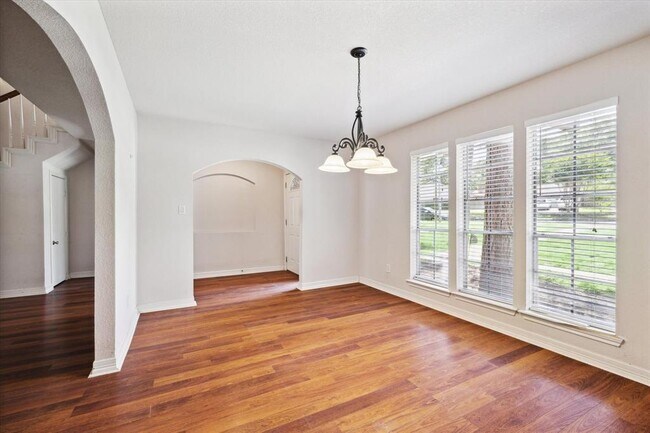 Foto del edificio - 23906 Northcrest Dr