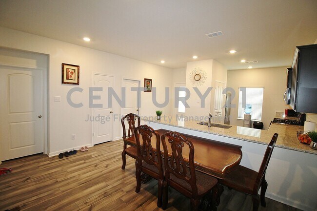 Building Photo - Spacious 2-Story 5/2.5/2 in Patriot Estate...