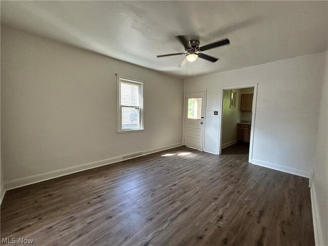 Building Photo - 3113 Elm St
