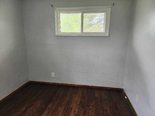 Building Photo - 7724 Ellington Dr