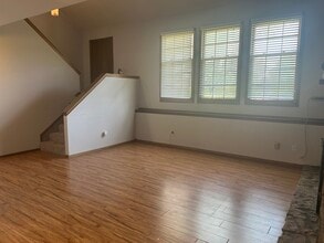 Building Photo - 2409 N Bramblewood St