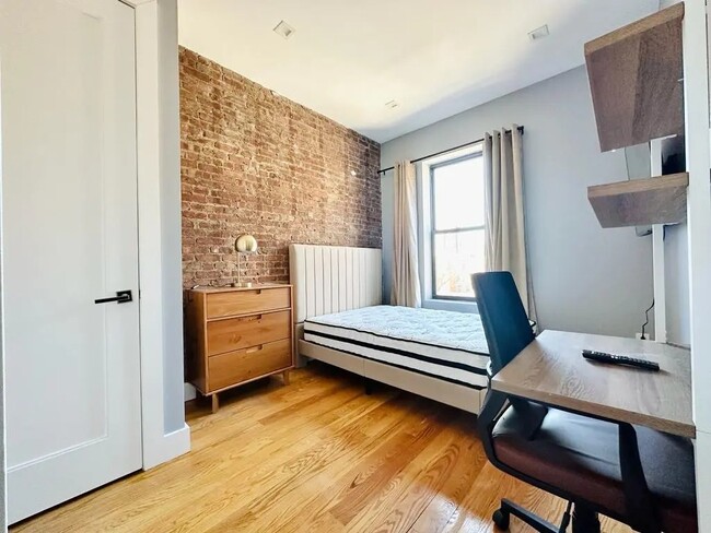 Photo - Furnished room/NOT APARTMENT