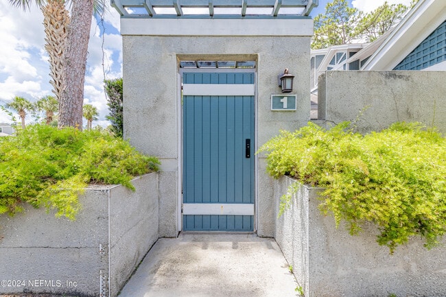 Building Photo - 8118 Baymeadows Cir E