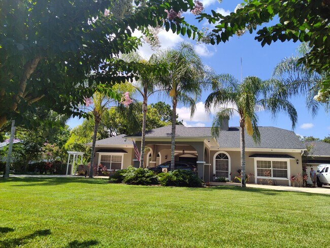 Building Photo - 500 Ensenada Dr