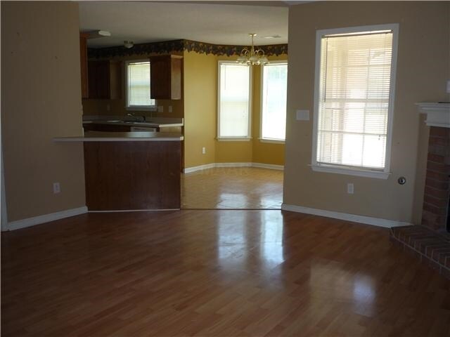 Foto del edificio - 10261 Green Moss Dr N