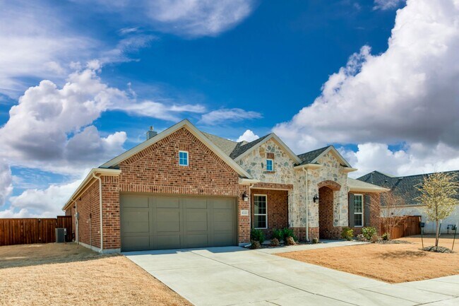 Building Photo - AVAILABLE NOW!  Beautiful 4 Bedroom, 3 Car...