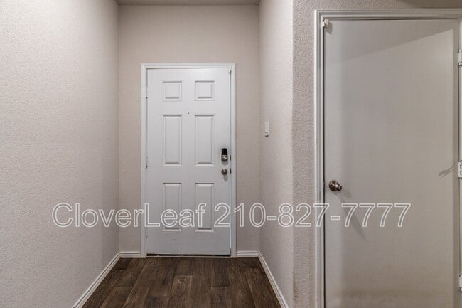 Building Photo - 825 Gerardia Ct