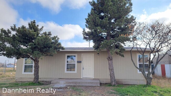 Foto del edificio - 3 br, 1 bath House - 115 W Geneva St