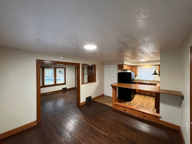 Building Photo - 659 S Wayne Ave