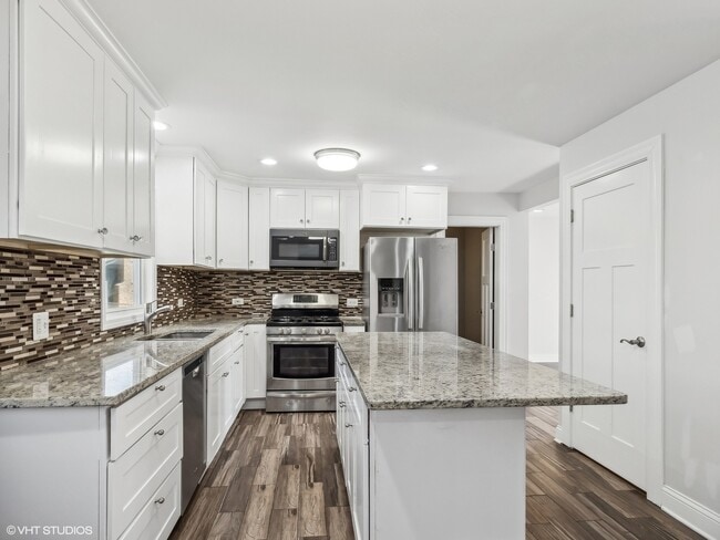Building Photo - 407 Langley Ct