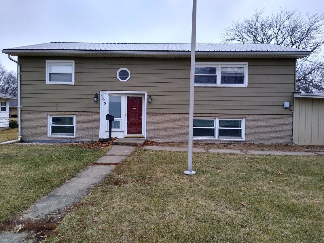 Foto principal - 905 Sprague Rd