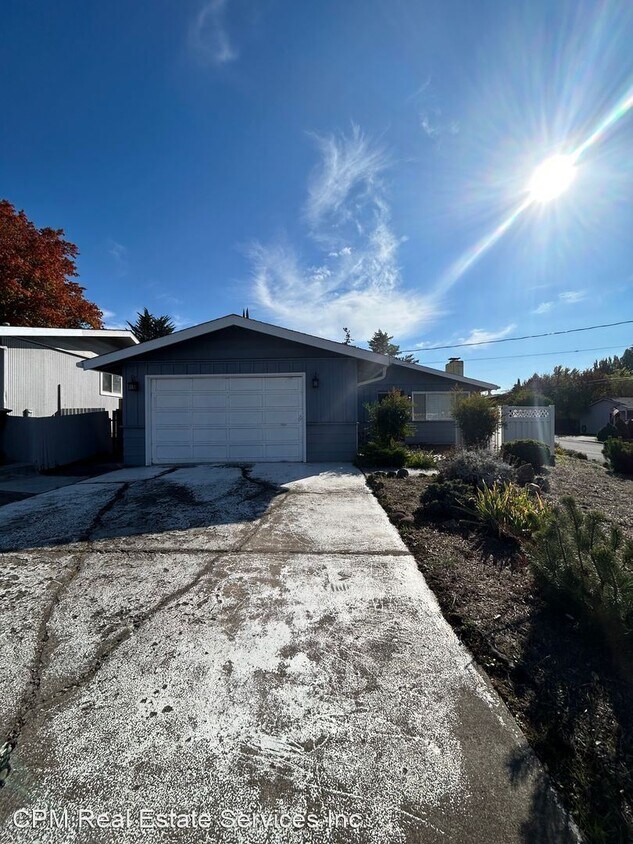 Primary Photo - 2 br, 2 bath House - 2120 E McAndrews Rd.