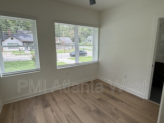 Foto del edificio - 750 Cascade Pl SW