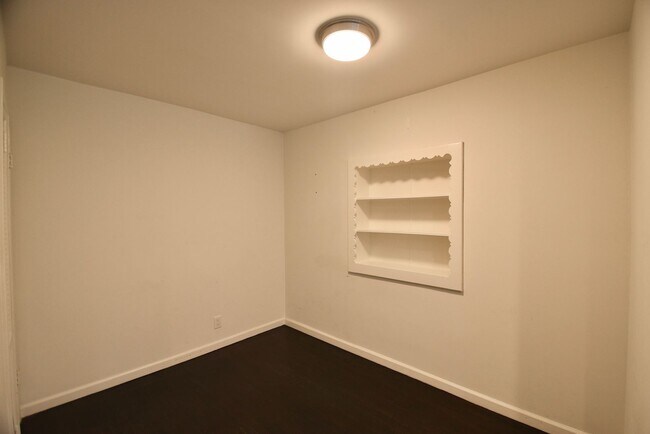 Foto del edificio - 5656 Whitsett Ave