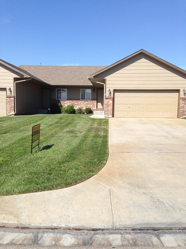Building Photo - 3904 N Pepper Ridge St