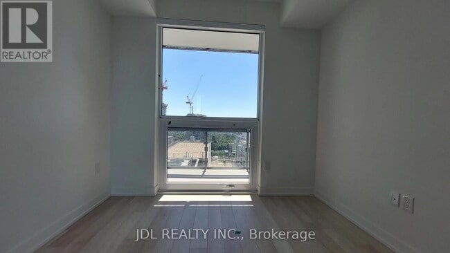 Building Photo - 39 Roehampton Ave