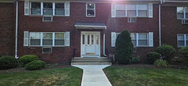 Foto del edificio - 237 N Middletown Rd