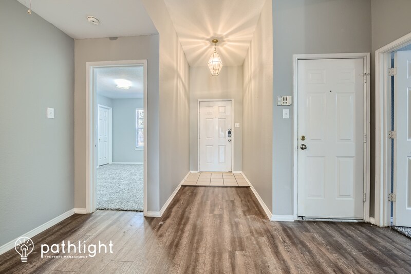 Foto principal - 943 Quail Creek Drive, Grand Prairie, TX, ...