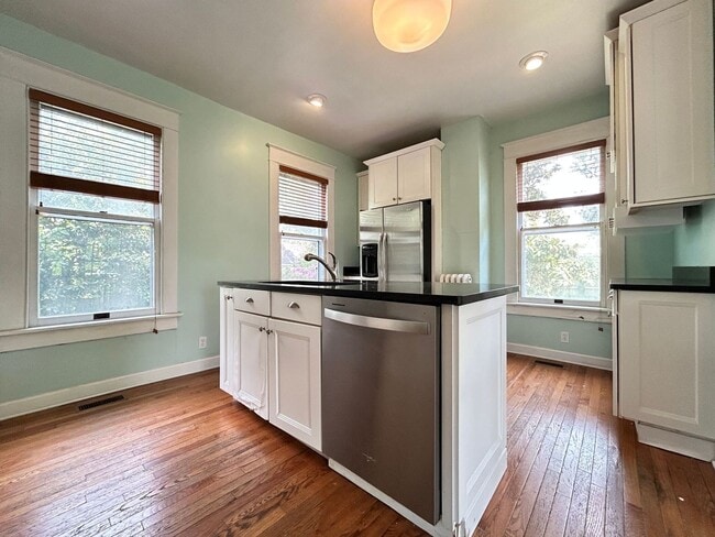Building Photo - Welcome to this charming 3-bedroom "ASK AB...