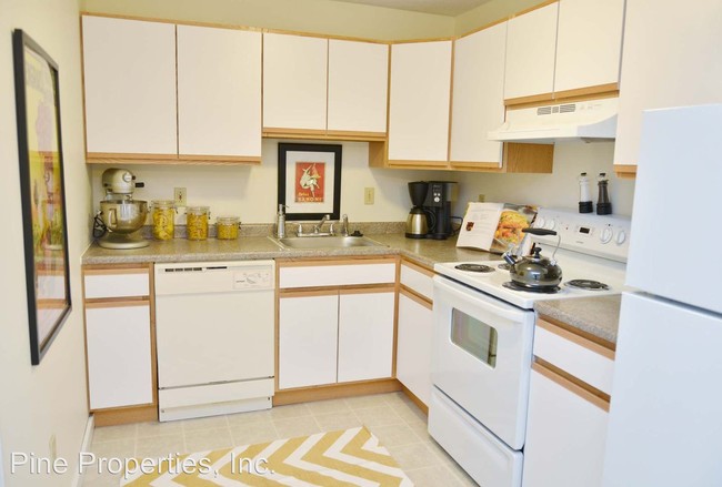 Foto del edificio - 1-72 Maplewood Ln