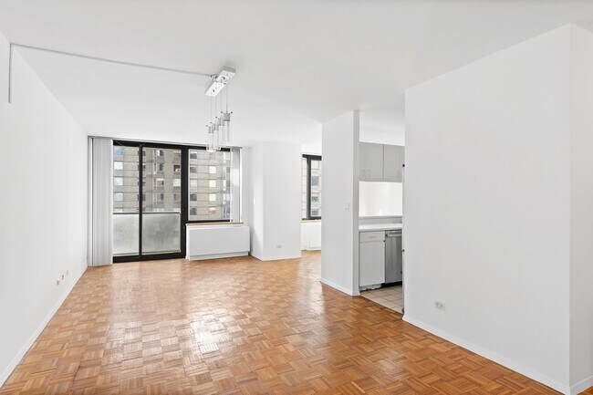 Foto del edificio - 15 W 61st St