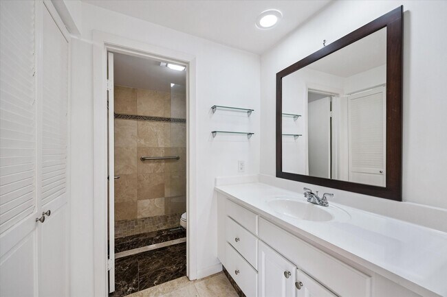 Foto del edificio - 49 Briar Hollow Ln
