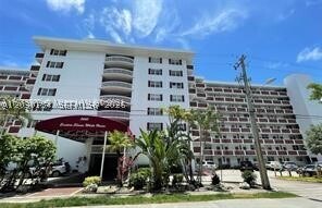 Foto del edificio - 3660 NE 166th St